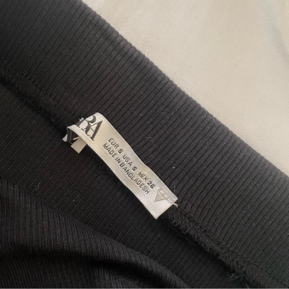 ZARA Black mini skirt - Picture 2 of 3